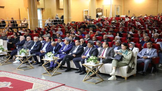 أكاديمية جهة فاس مكناس تكرم شخصيات المهرجان الوطني للفيلم التربوي في دورته 21 وتتوج الفائزين .