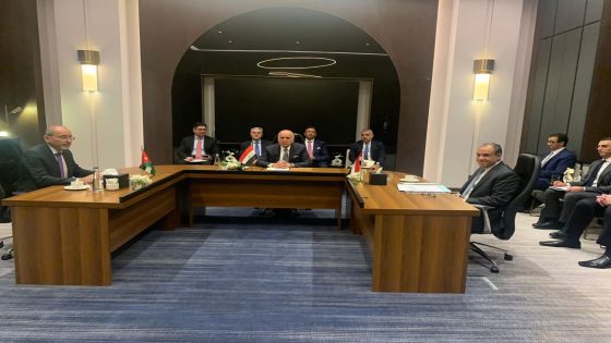 وزراء خارجية العراق ومصر والأردن يتفقون على تنفيذ المشروعات المشتركة بمجالات مختلفة في اطار تعزيز التعاون الاقتصادي