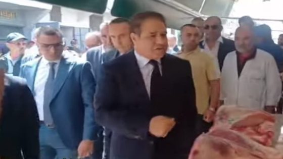 رجل سلطة يريد ترويض ممثلي وسائل الإعلام ويهيب بهم باتباع اوامره في النشر ونقل المعلومة