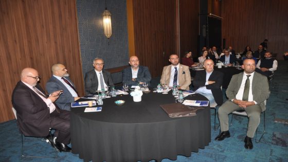 لقاء تواصلي حول قانون الحق في الإضراب يجمع فاعلين اقتصاديين ومهنيين وخبرّاء في قراءة تحليلية لقانون الشغل.