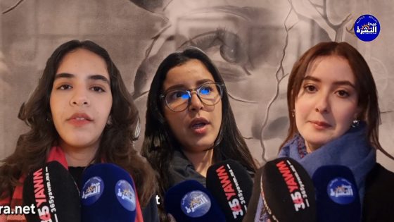 “مشاعر”معرض تشكيلي جماعي يحتفي بالمشاعر الإنسانية عبر بورتريهات بالأبيض والأسود.