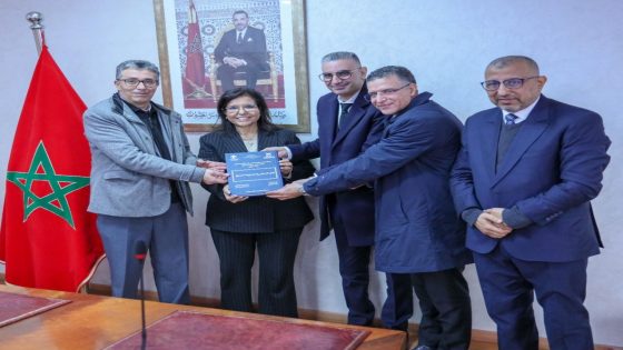 إشادة وزارية تحول بحثا اكاديميا الى مرجع قانوني داخل مصالح الوزارة.