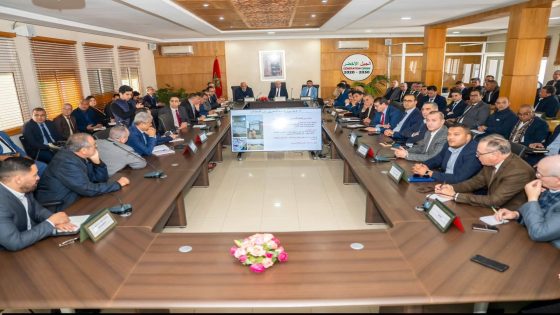 وزير الفلاحة يترأس اجتماعًا طارئًا بالقطب الفلاحي اللوكوس ويزور أولاد أوشيح لتقييم أضرار الفيضانات